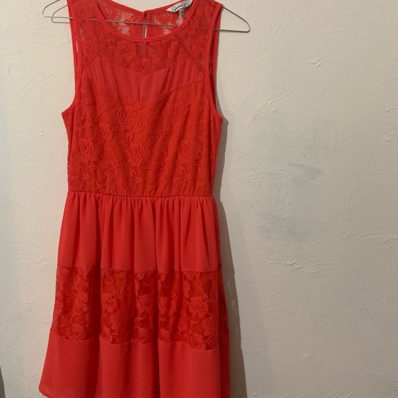 Spring Dress 💐 - Picture 2 of 4